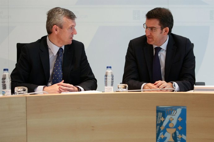 albeto nunez feijoo comparece en rolda de prensa para dar conta dos asuntos trat