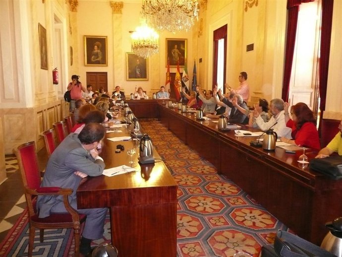 Pleno Del Ayuntamiento De Cáceres