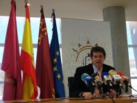 Terratrèmol.- L'alcalde reconeix que "no hi ha previsions de temps" perquè Llorca torni a funcionar amb normalitat