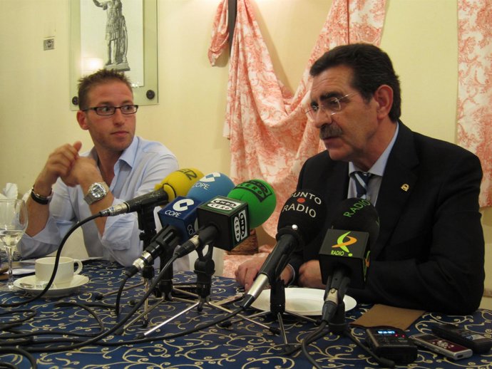 Calle Y Oliveran Presentan Las Propuestas De Turismo Del PSOE