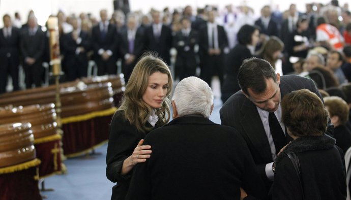 Los Príncipes Presiden El Funeral Por Las Víctimas De Lorca