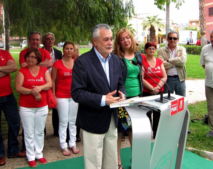 Griñán, Durante Su Visita A Motril (Granada) Hoy En La Campaña Electoral