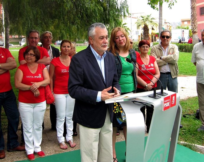 Griñán, Durante Su Visita A Motril (Granada) Hoy En La Campaña Electoral