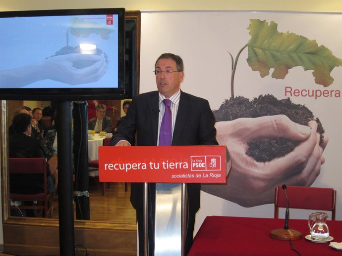 Aldama, Durante La Presentación De Su Programa Económico