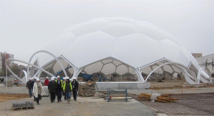 Visita Del Alcalde De Valladolid A La Obra De La Cúpula Del Milenio