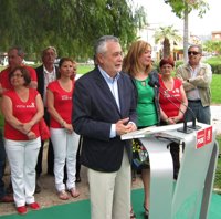 Griñán insta a a Arenas y Zoido a dar explicaciones sobre la condena de Landa