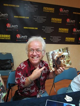 El Actor Mike Edmonds Que Encarna Al Ewok Hechicero En 'Star Wars'