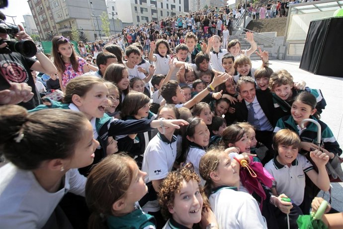 El Alcalde De Santander, En El Homenaje Al Padre Póveda. 