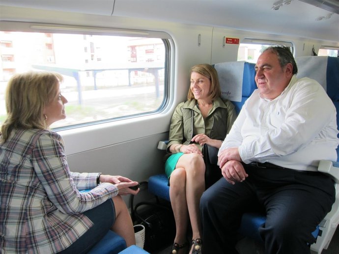 Cospedal En El AVE En Puertollano