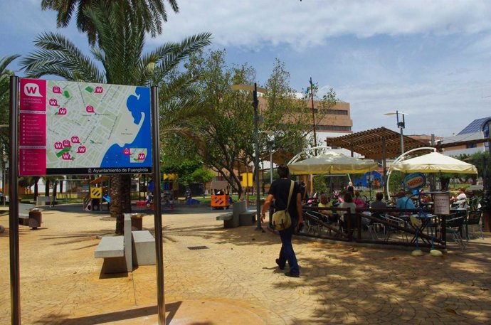 Uno De Los Paneles Que Señalizan Las Zonas WIFI De Fuengirola