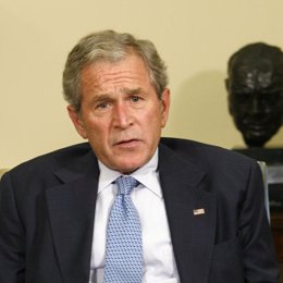 Recurso de George W. Bush en el despacho oval de la Casa Blanca