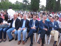 Alfonso Guerra subraya que bajar los impuestos "sólo beneficia a quien lo tiene todo resuelto"