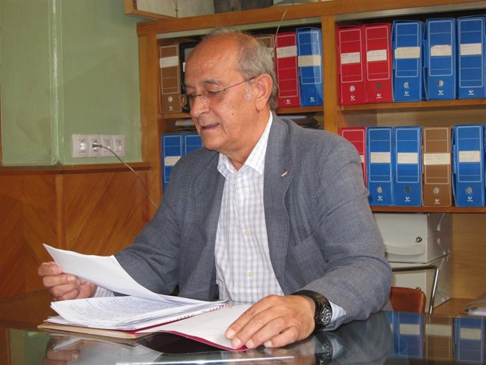 El Decano Del COAH, Gonzalo Prieto. 