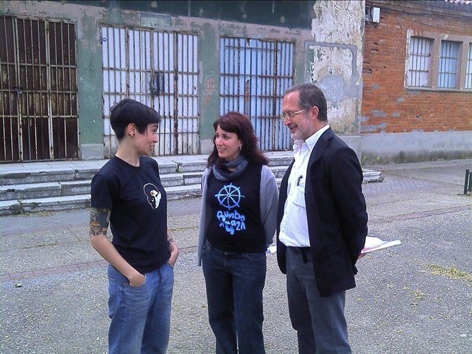 Integrantes De La Candidatura De IU Ante El Cine Castilla