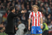 Fútbol.- Quique Sánchez: "Algunas informaciones sobre Forlán son marcianas"