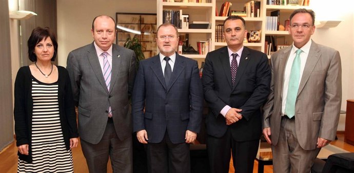 El Conseller Font De Mora Tras La Reunión