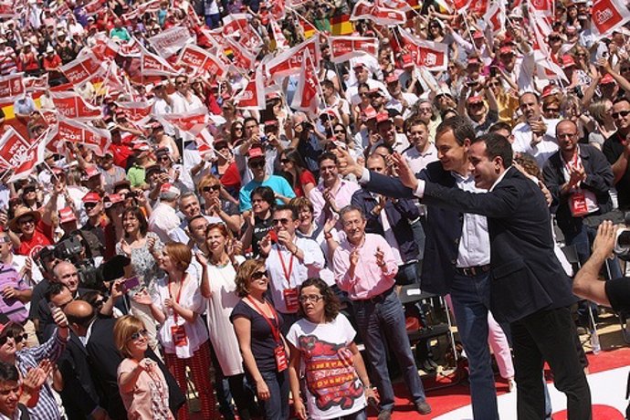 El Presidente Del Gobierno, José Luis Rodríguez Zapatero, En Valencia