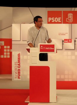 El Socialista Óscar López, Durante Un Mitin En Burgos