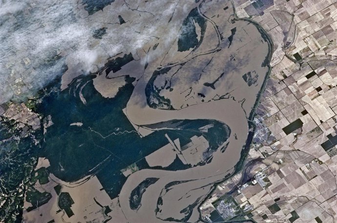 Alerta Máxima En Louisiana Por La Apertura Del Aliviadero Del Río Mississippi