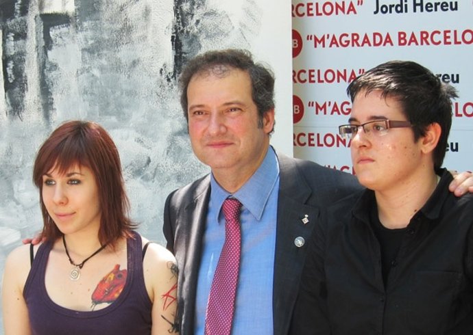 Jordi Hereu Junto A Jóvenes Del Distrito De Sant Martí