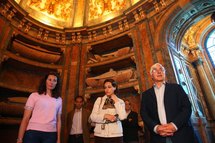 Barreda En Su Visita A La Cripta