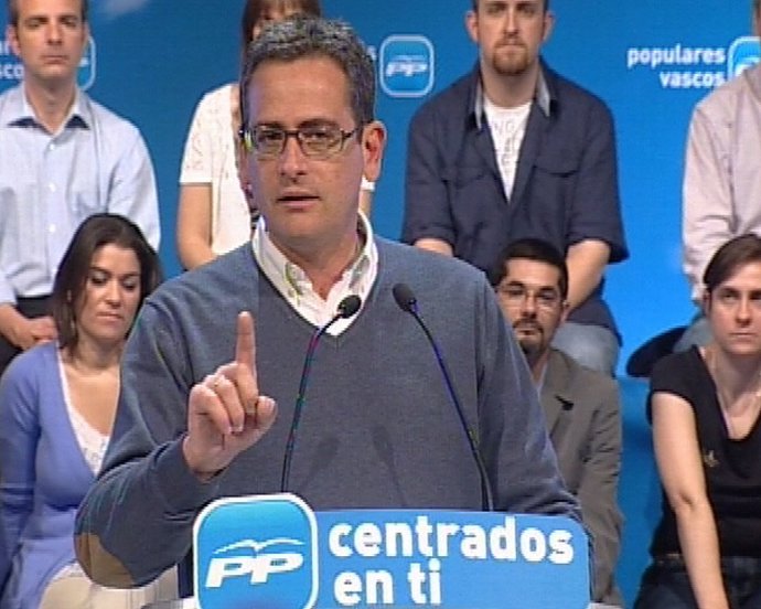 Basagoiti acusa a Bildu de no haber condenado "ni uno solo de los 944 asesinatos