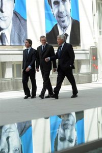 González y Aznar se reencuentran tres años después en la entrega de medallas de Madrid