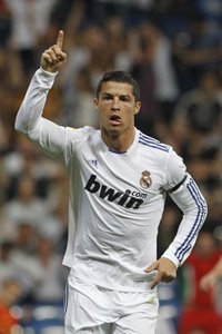 Fútbol.- Cristiano Ronaldo acaba con el récord de Hugo Sánchez y Zarra