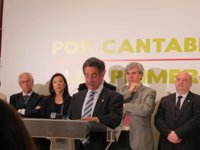 Revilla dice que el PRC no tiene "ningún pacto previo" y "no está descartado en absoluto" pactar con el PP