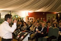 Revilla se compromete a construir el puente de Requejada y augura que Blanco será "un alcalde de lujo" en Suances