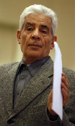 El ministro de Exteriores de Libia, Musa Kusa