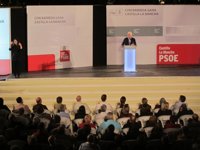 Analista dice que Barreda "ha jugado a ser un verso suelto" y por eso evita a los líderes del PSOE en campaña