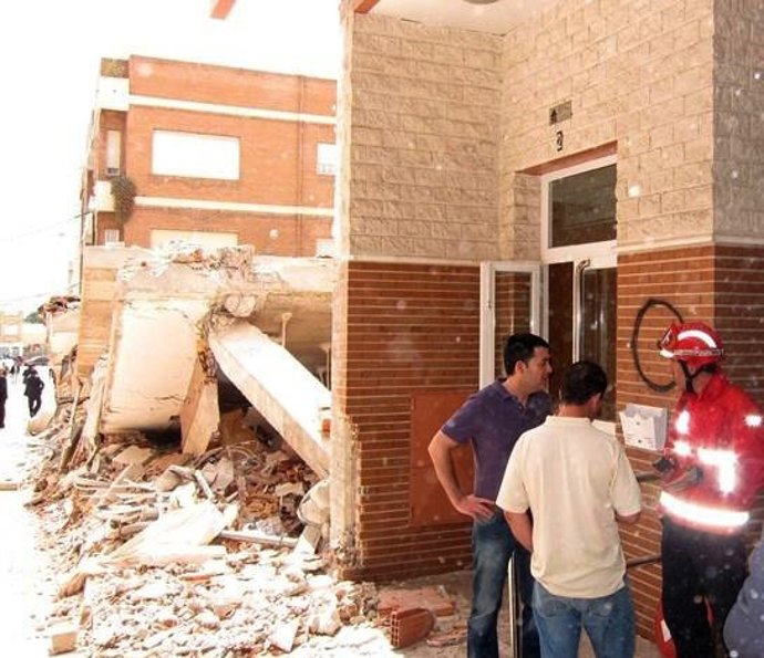 Edificio Colapsado Por El Terremoto