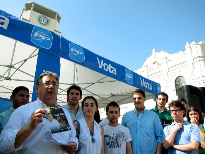 Juan Ignacio Zoido (PP), Con Jóvenes Universitarios
