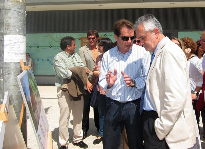 Griñán Junto Al Alcalde De Mairena Del Aljarafe En Un Acto Electoral