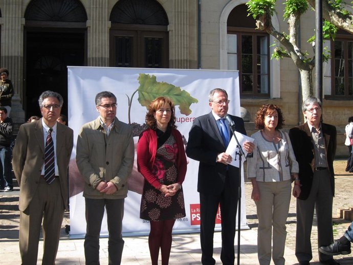 Aldama Y Otros Candidatos, En La Rueda De Prensa