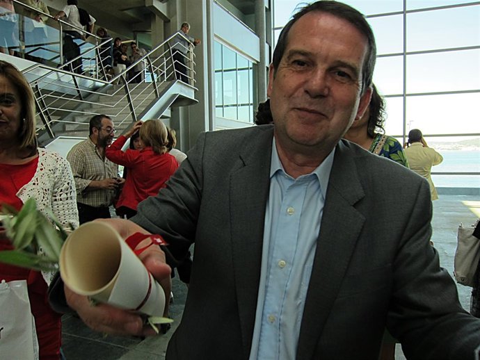 El Alcalde De Vigo, Abel Caballero, Con Un Poema