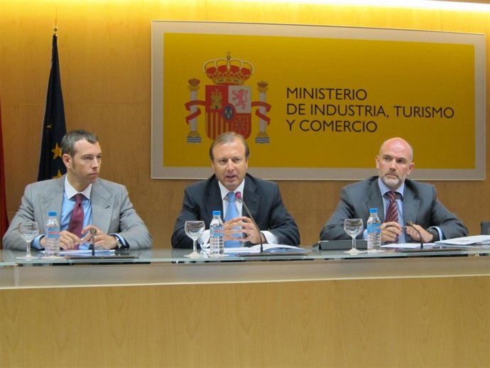 Presentación De Redes Sociales Y Aplicaciones Móviles Para Promocionar España Po