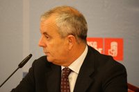 Pachi Vázquez pide "pragmatismo" y un voto "racional" como "defensa a una derecha ultraconservadora"