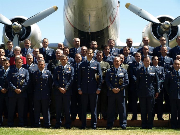 El Príncipe De Asturias Durante Su Visita A La Base Aérea De Matacán (Salamanca 
