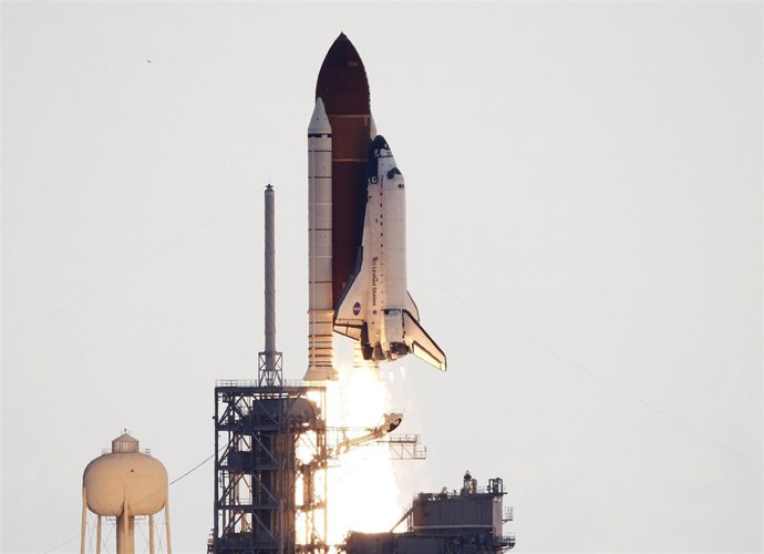 Despegue Del Trasbordador Espacial Endeavour