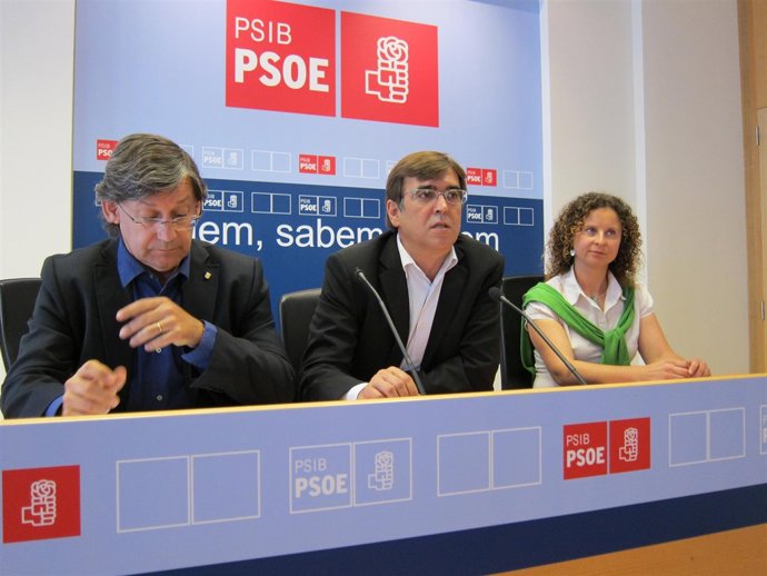 Thomàs Y Antich En La Presentación De Sus Propuestas Sanitarias.