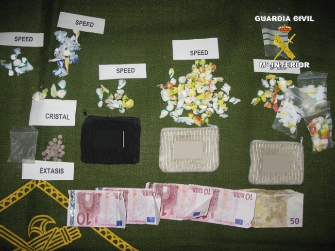 Droga Y Dinero Incautado A Tres Jóvenes Cuando Iban A Una Discoteca De Castro