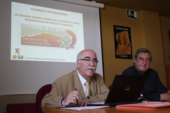 El Director Y El Subdirector Del CAAI, Arturo Ruiz Y Manuel Molinos.