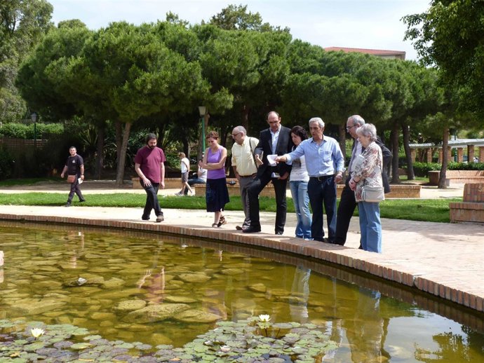 Brenes Y Parte De La Candidatura De IU, En Su Visita A El Palo