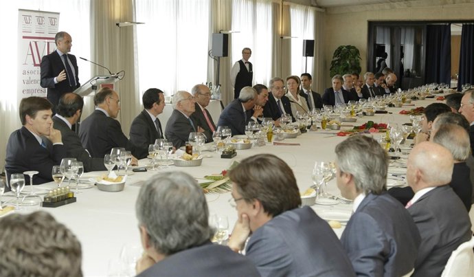 Camps Explica Sus Propuestas Electorales A Los Empresarios De AVE.