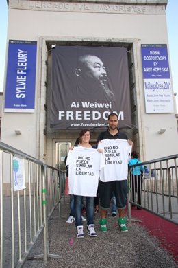 Imagen Del Acto Del CAC Málaga Para Exigir La Liberación De Ai Weiwei