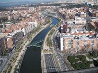 Gallardón propone un cuerpo de voluntarios para que mantengan Madrid Río limpio