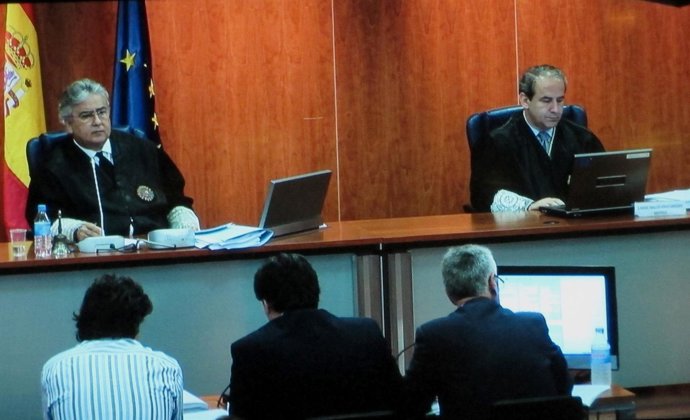 Funcionarios De Hacienda, Declarando En El Juicio Del Caso 'Malaya'