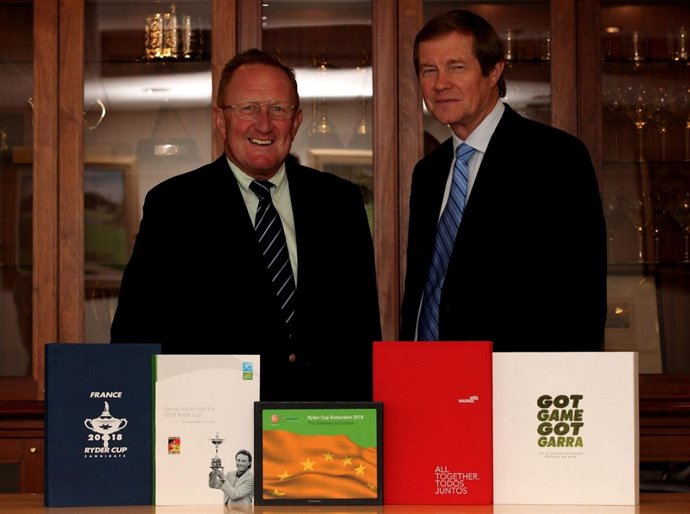 Richard Hills Y George O'grady